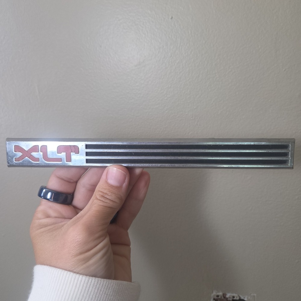 1987-1991 FORD F-150 F-250 F-350 BRONCO XLT SIDE LOGO BADGE SYMBOL SIGN EMBLEM